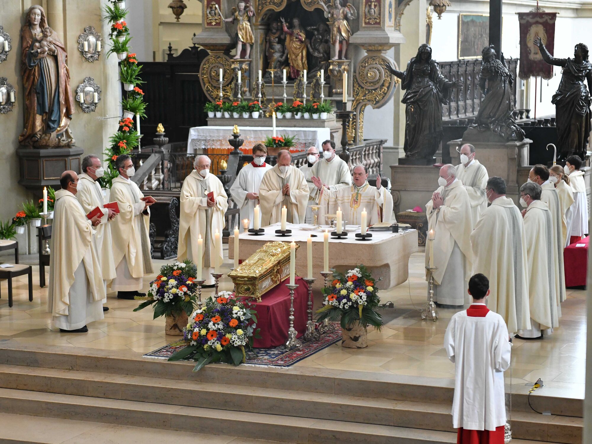 Pontifikalamt zur Ulrichswoche (Foto Maria Steber_pba) 3