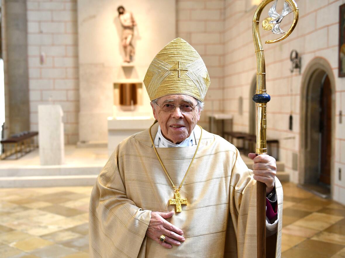 Weihbischof Josef Grünwald in "seinem" Augsburger Dom (Foto: Nicolas Schnall, pba).