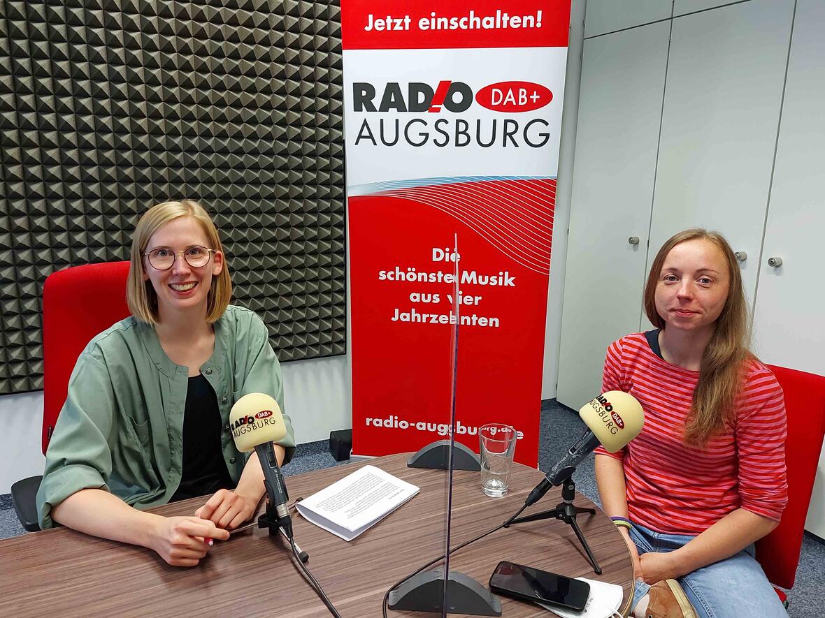 Moderatorin Katharina van der Beek im Gespräch mit Bernadette Goldberger von der Katholischen Arbeitnehmer-Bewegung. (Foto: SUV)