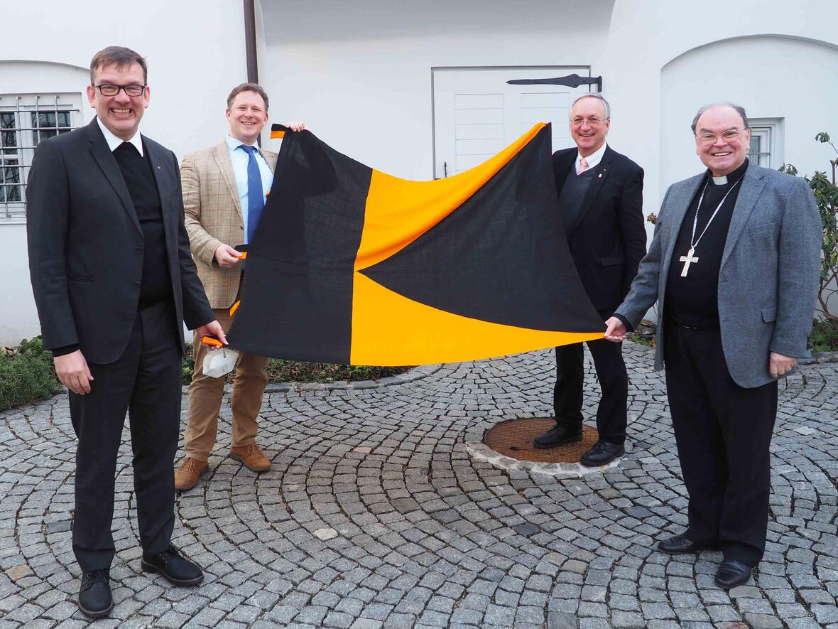 Kolping-Verbandsleitung zu Gast in Augsburg: (v.l.) Generalpräses von Kolping International Monsignore Christoph Huber, Generalsekretär Dr. Markus Demele, Diözesanpräses Wolfgang Kretschmer und Bischof Bertram. (Foto: Kolping / Geisenfelder)