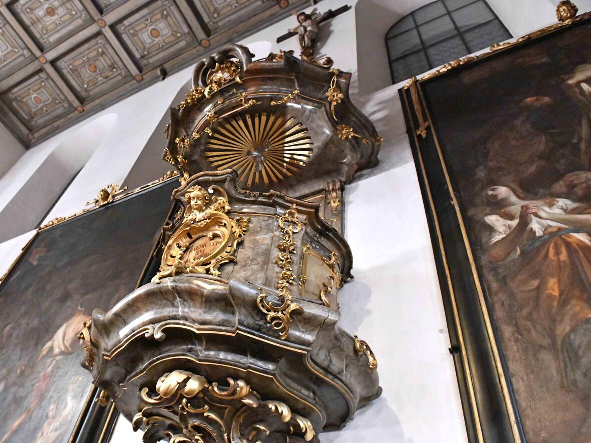 Die Kanzel in der evangelischen Heilig-Kreuz-Kirche. (Fotos: Nicolas Schnall / pba)