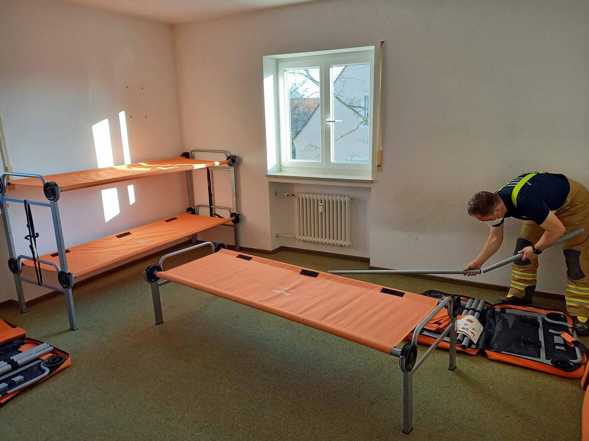 Schon sehr rasch nach Kriegsbeginn haben kirchliche Einrichtungen ihre Unterstützungsbereitschaft signalisiert. Das Dominikus-Ringeisen-Werk in Ursberg richtete bereits Anfang März die ersten Notunterkünfte her. (Foto: DRW)