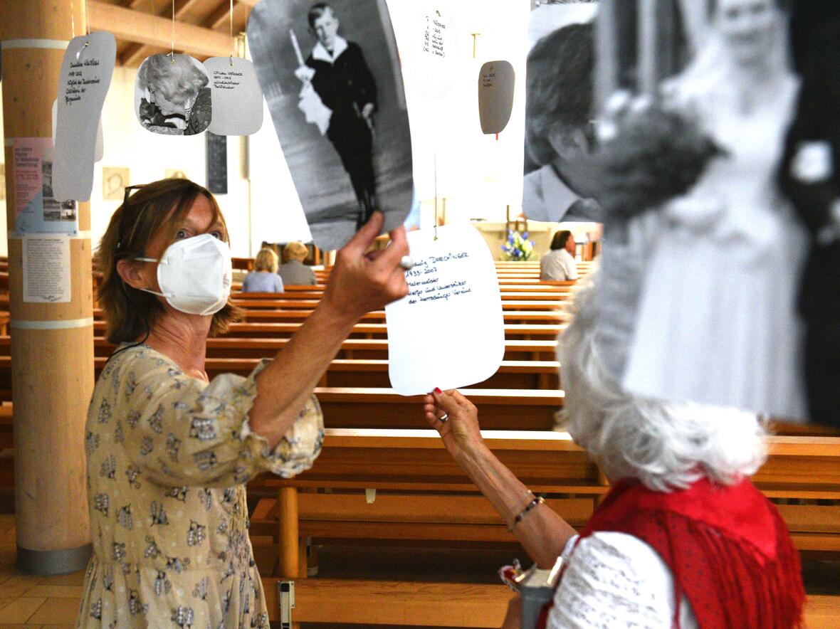 100 Jahre Pfarrei Herrsching wurden lebendig durch 100 Biographien aus den Jahren 1922 bis 2022. (Fotos: Ulrich Bobinger / pba)