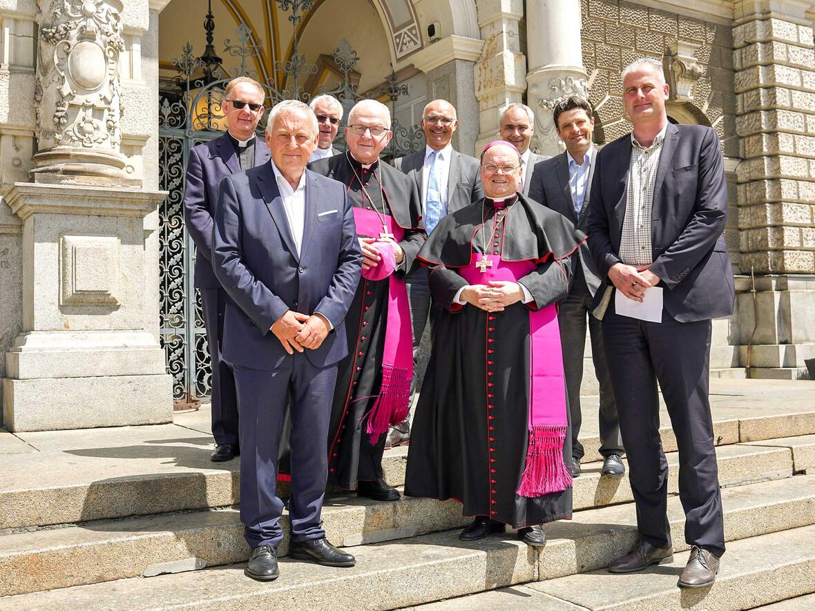 Der Stadtrat von Liberec empfängt Bischof Bertram und Andreas Jäckel als Vertreter der Stadt Augsburg (Foto: Stadt Liberec)