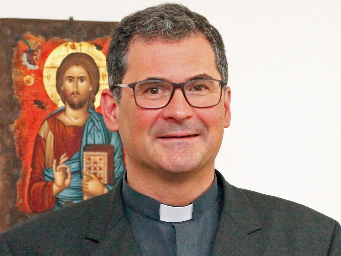  Für Diözesan-Caritasdirektor Domkapitular Dr. Andreas Magg sind die vielen Spenden für die Caritas "ein großer Fingerzeig darauf, dass die Caritas als soziale Lebenswelt der katholischen Kirche nach wie vor stark und attraktiv, weil glaubwürdig, ist". (Foto: Caritas Augsburg / Bernhard Gattner)