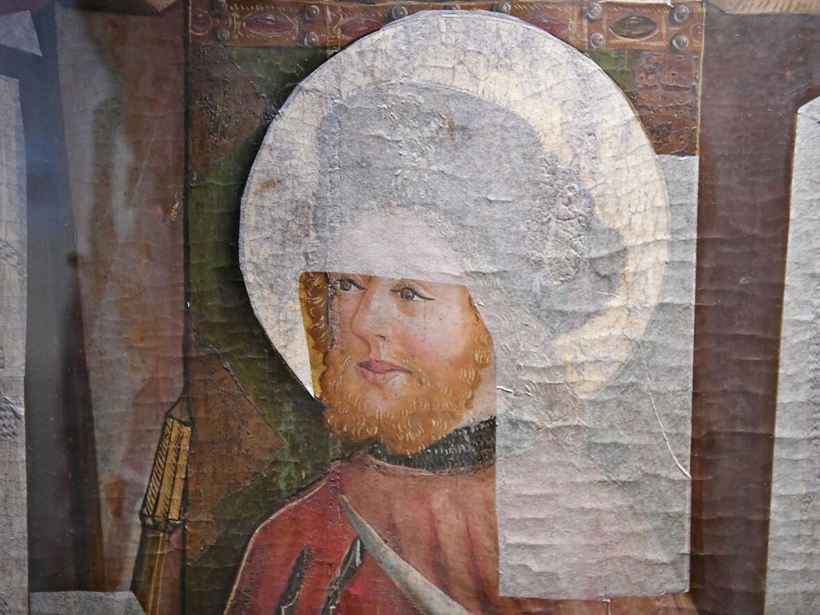 Dieses Gemälde wurde im Rahmen von Restaurationsarbeiten teilweise mit Spezialpapier abgedeckt (Fotos: Julian Schmidt / pba)