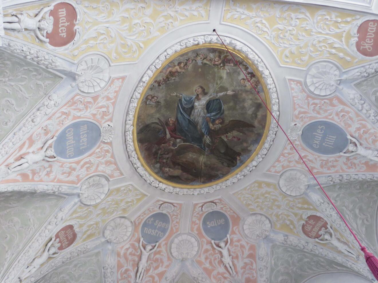 Eine Darstellung Mariens auf dem Deckengewölbe. (Foto: Viktoria Zäch/pba)