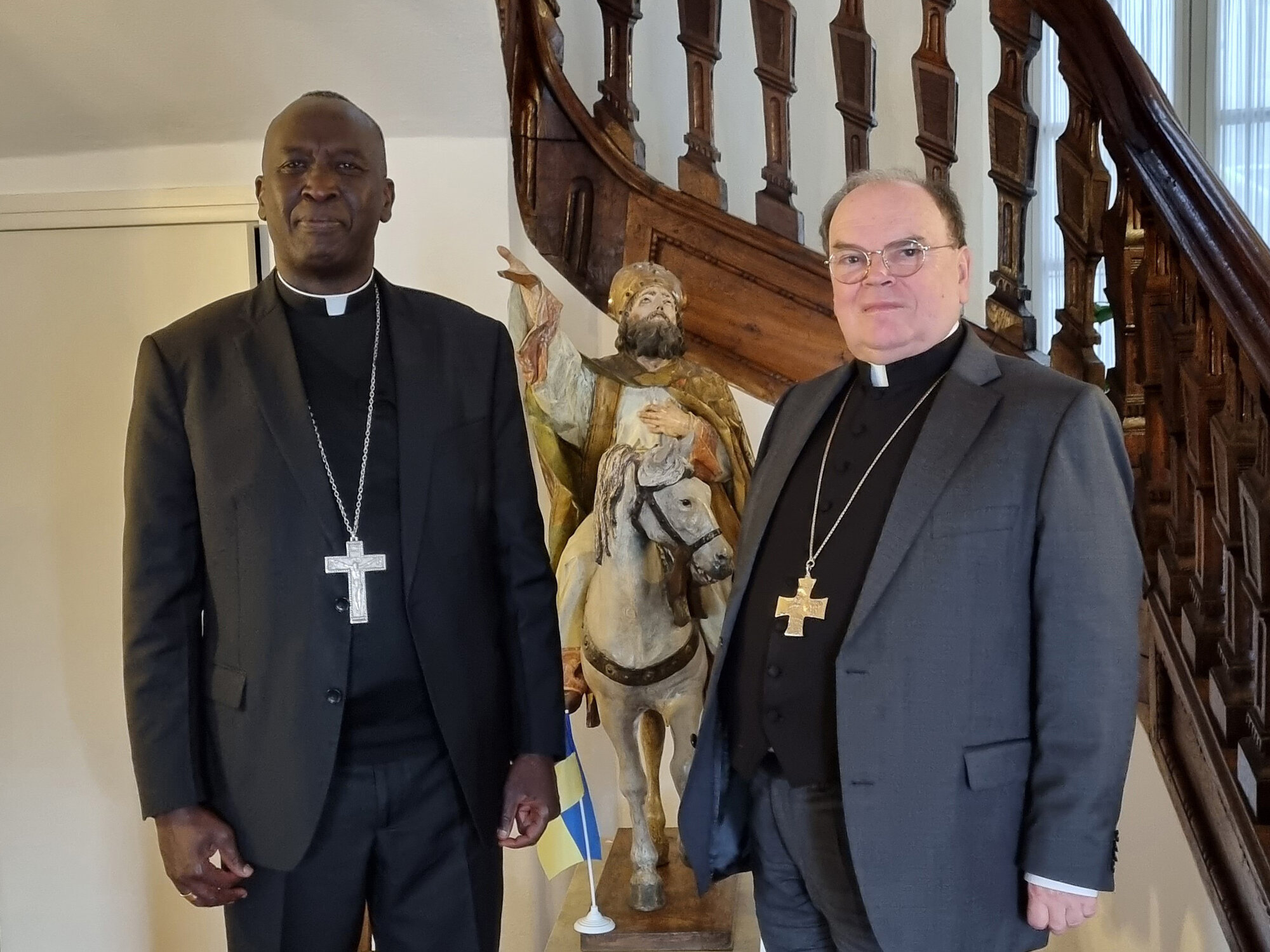 Bischof Dominic Kimengich tauschte sich am Samstag mit Bischof Bertram über das vielfältige Wirken der Kirche in Kenia aus. (Foto: Teresa Hohmann / missio München)