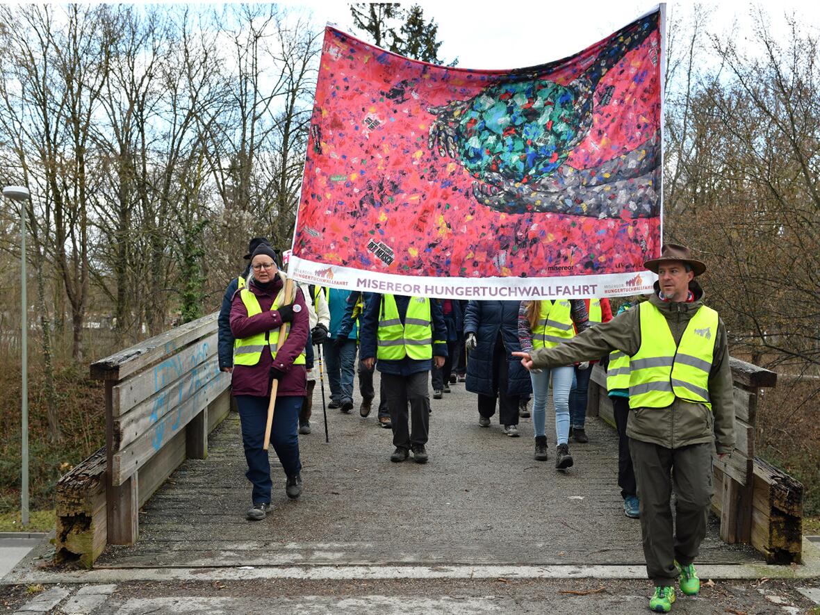 Mit dem Hungertuch nach Augsburg