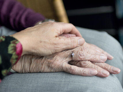 Hospiz hilft - oder? (Foto: St. Vinzenz-Hospiz Augsburg e.V.)