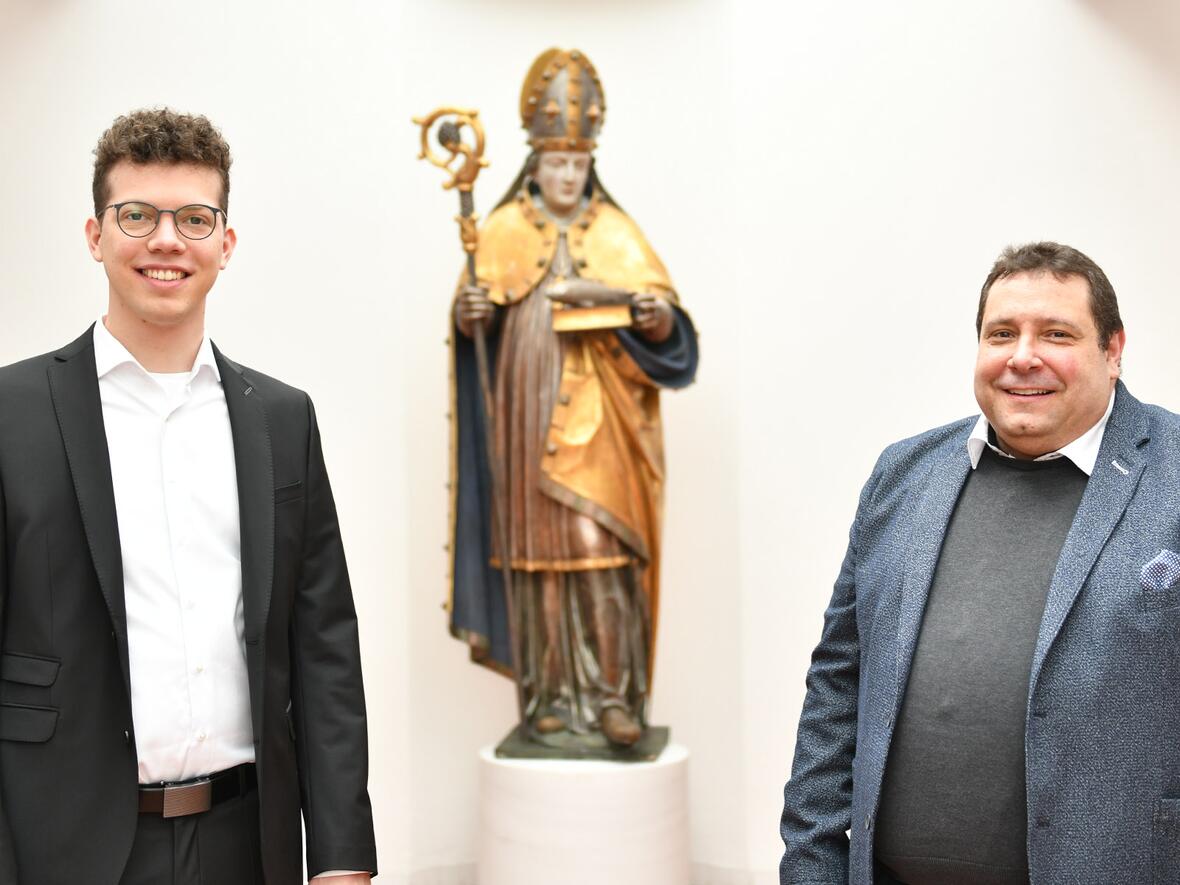 Bischof Bertram weiht zwei Männer zu Diakonen