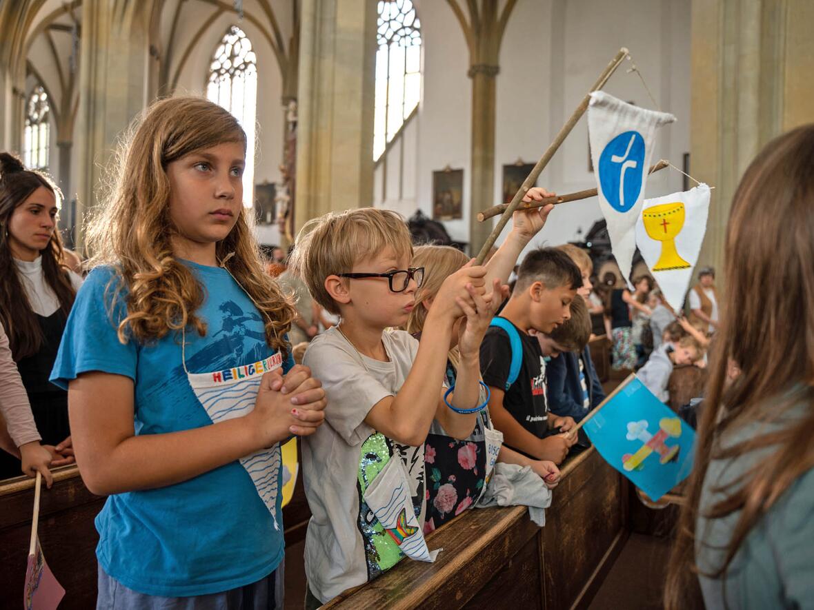 Weihbischof Wörner: Nicht nur mit dem Ohr hören, sondern auch mit dem Herzen. (Fotos: Anna Singer / Schulwerk) 
