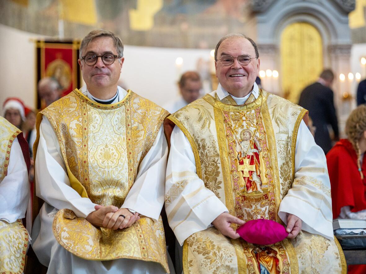 Bischof Bertram mit dem ehemaligen Friedberger Stadtpfarrer und jetzigen pallottinischen Provinzial P. Markus Hau.