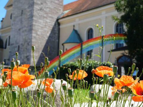 Der Garten der Schöpfung in Peißenberg ist dem Thema Artenvielfalt und Erhalt der Schöpfung gewidmet. (Foto: Herbert Böhm)