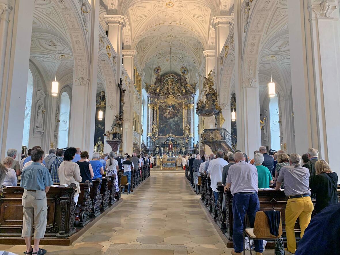 Die Gemeindemitglieder in Neuburg freuten sich über ihre neue Orgel. 