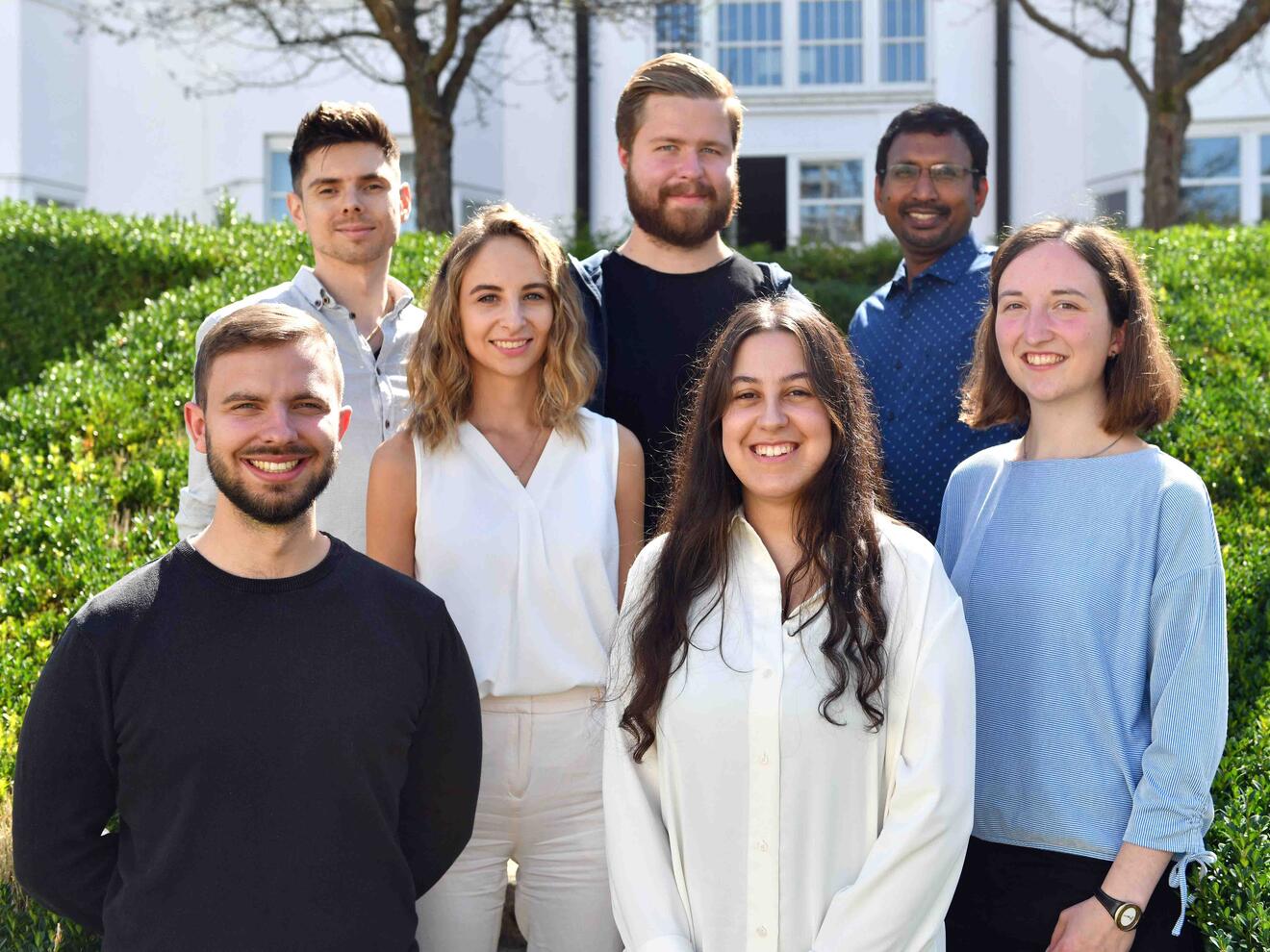 Die drei Pastoralassistentinnen Margarete Fendt, Laura Prendota und Felicia-Natalie Trefon sowie die vier Pastoralassistenten Sebastian Eble, Jomesh Joseph, Matthias Schütz und Sebastian Trefon beginnen heuer mit der Berufseinführung. 