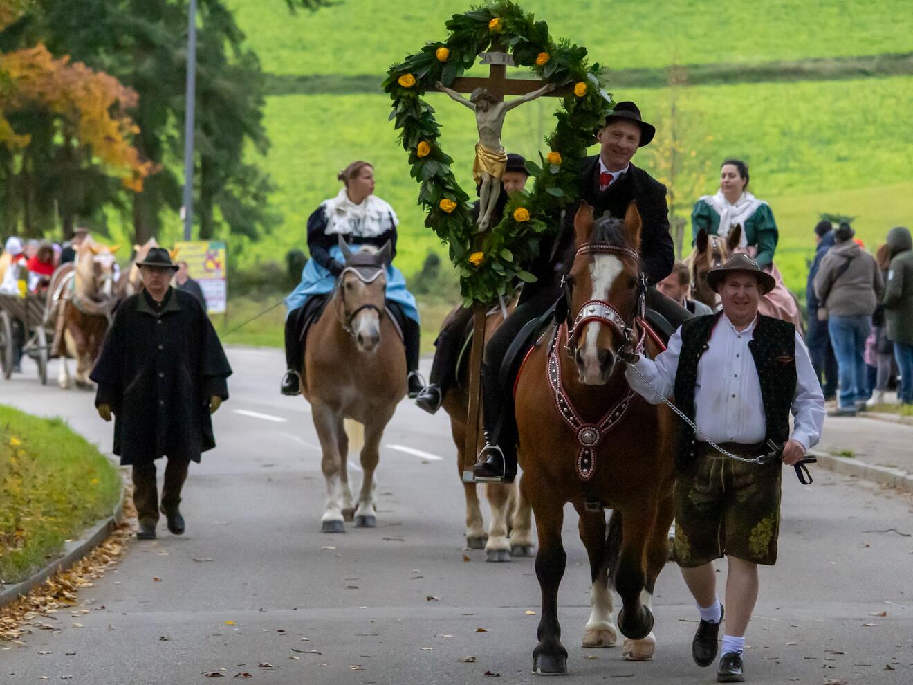 Pilgerweg zur wahren Freiheit: Leonhardifest in Inchenhofen (Fotos: Julian Schmidt / pba)