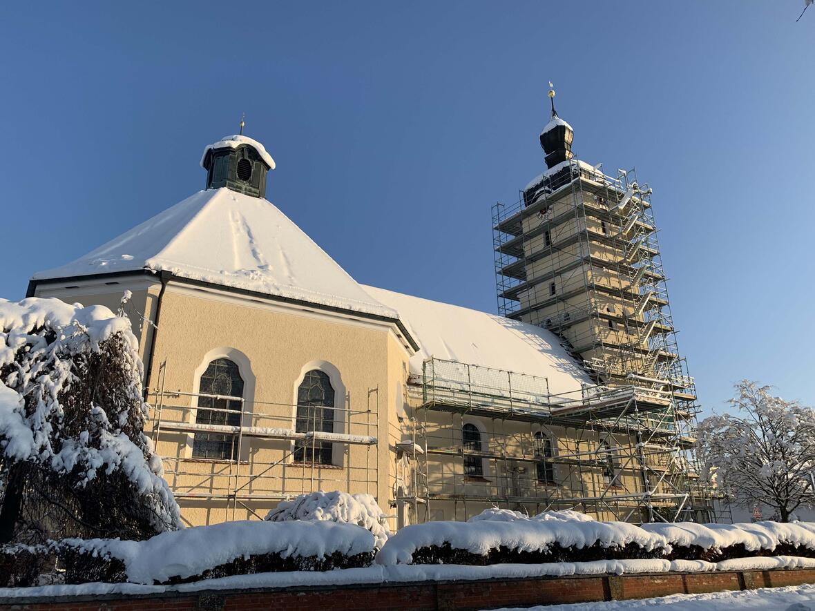 Nach gut 9 Monaten Renovierungsmaßnahmen wurde heute der erste Gottesdienst wieder in St. Blasius gefeiert. 