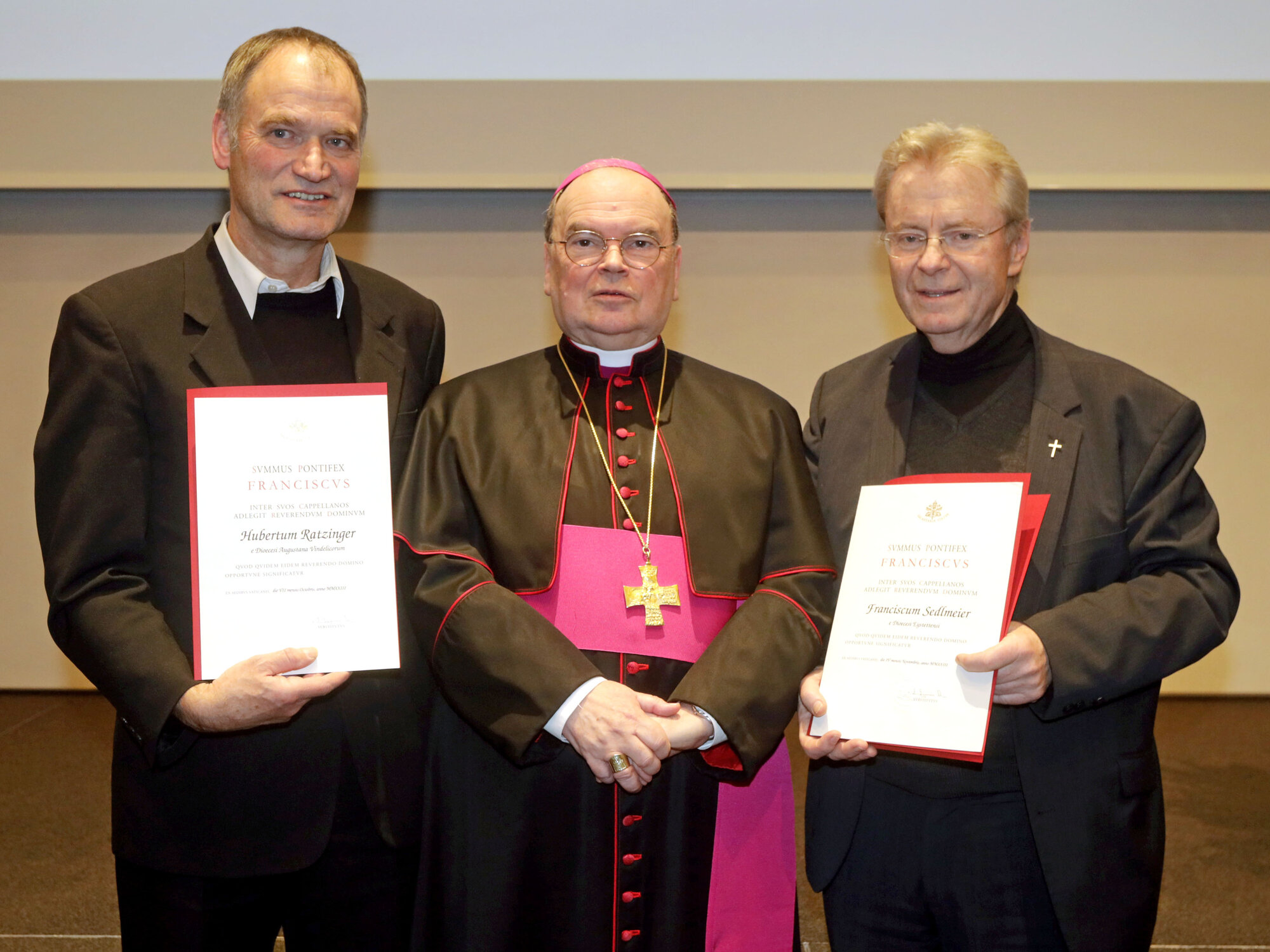 Päpstliche Auszeichnung_Fünf Priester erhalten den päpstlichen Ehrentitel Monsignore (Foto Annette Zoepf pba)