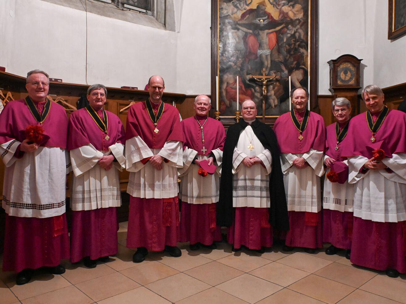 Gruppenfoto des Domkapitels mit Bischof Bertram. Es fehlen Weihbischof Florian Wörner, Dompfarrer Armin Zürn und der Stadtpfarrer von Dillingen Monsignore Harald Heinrich.