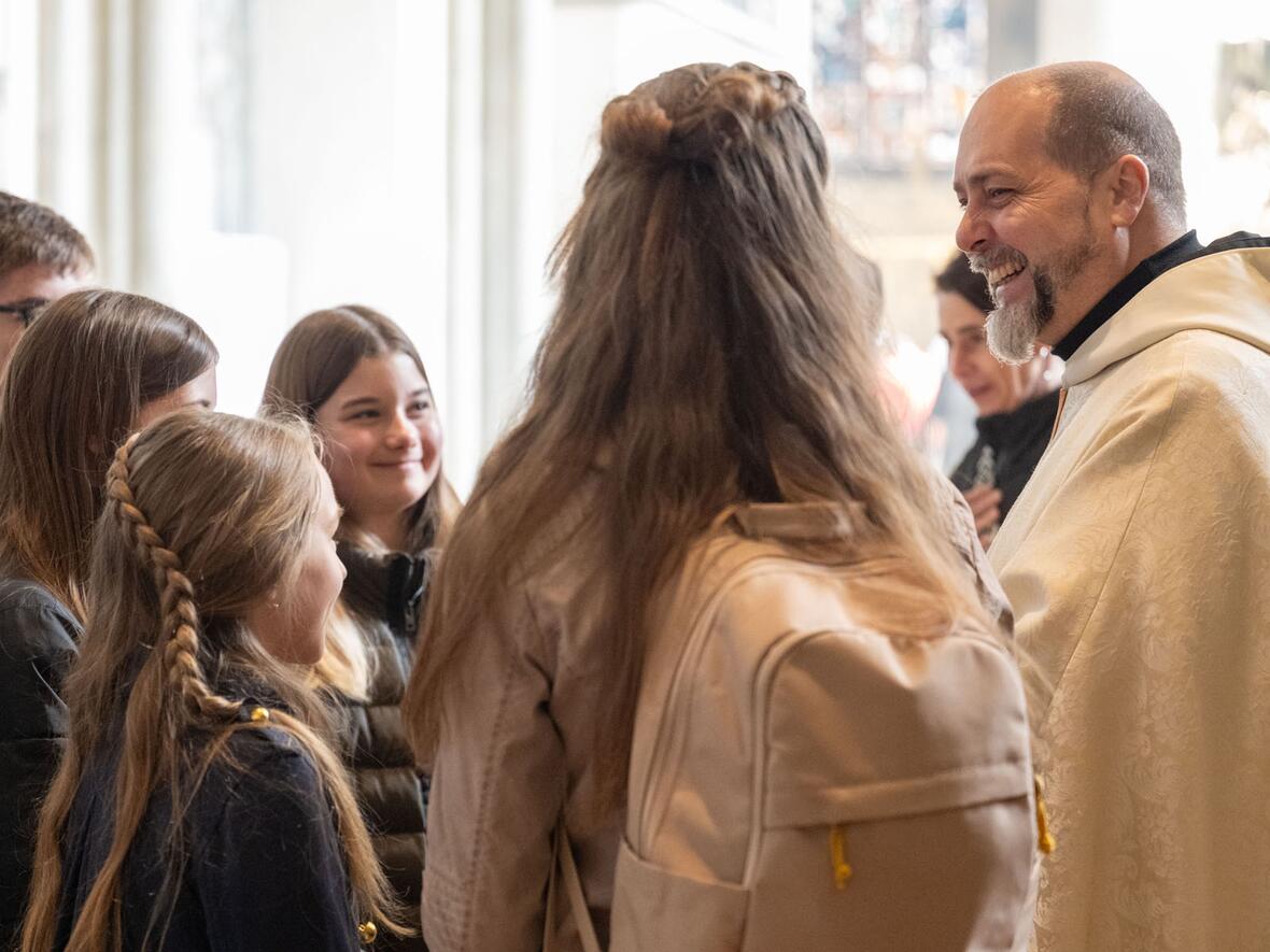 Auch viele Firmbewerber waren zur Chrisammesse nach Augsburg gekommen. 