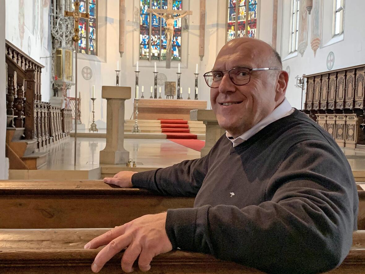 Dekan Neuner bedeutet der Blick auf die ausgebreiteten Hände Jesu viel. (Fotos: Viktoria Zäch / pba) 