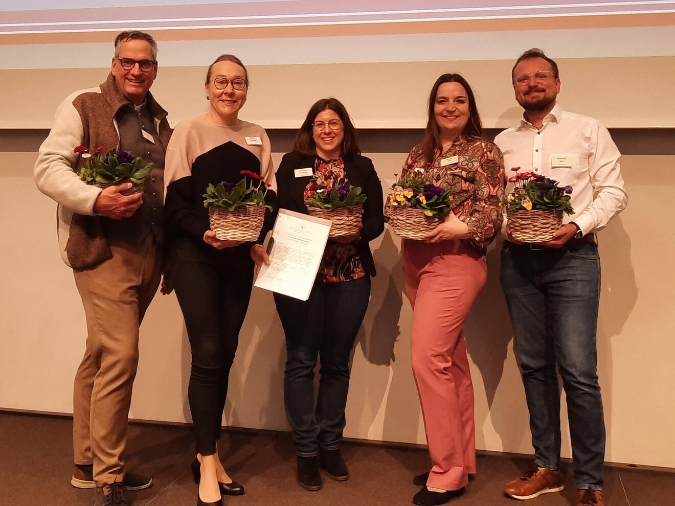 In das fünfköpfige Vorstandsgremium wurden gewählt (v.links): Achim Renninger, Martina Ulsperger, Christiane Kanefzky, Johanna Roth und Christian Weh. (Foto: Walter Mück)