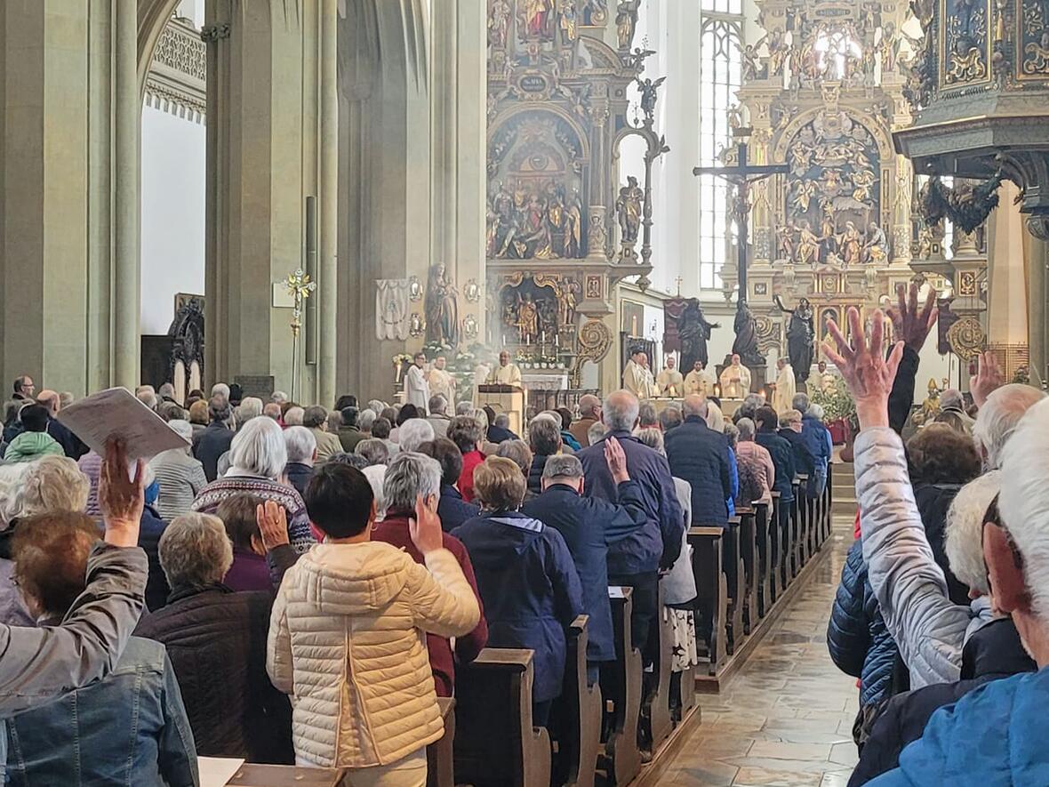 Es herrschte eine festliche Stimmung in der Basilika bei der Seniorenwallfahrt zum Ulrichsjubiläum. (Fotos: Altenseelsorge)