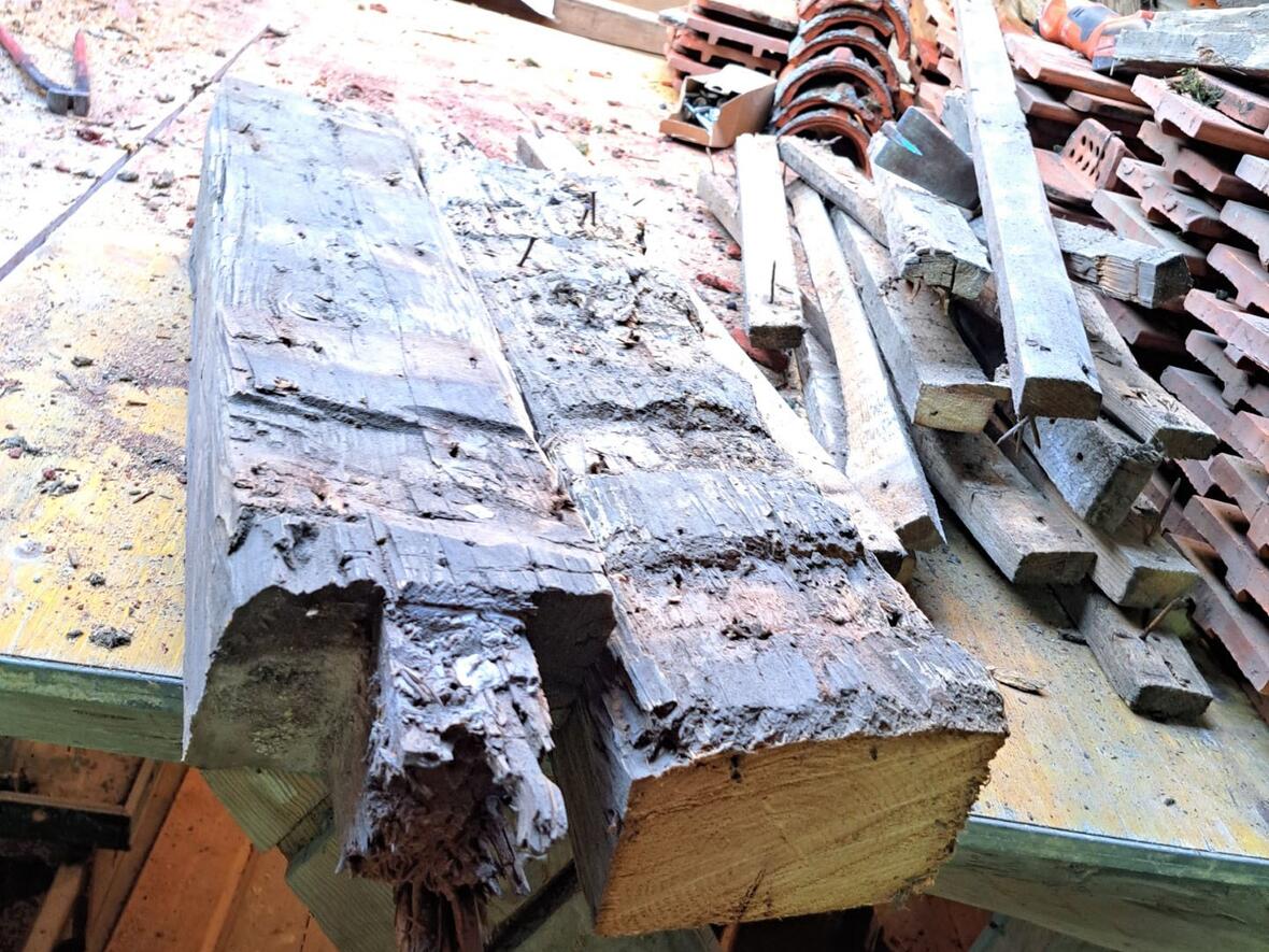 Morsche Holzteile wurden ausgebessert und erneuert. Foto: Stefan Stolz (Kirchenpfleger)