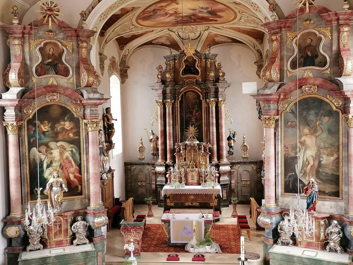 Der Innenraum ertrahlt in neuem Glanz. (Foto: Carola Stampfli/PG Aindling)