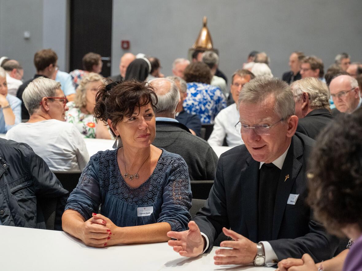 Lebhafte Diskussionen beim "World Café"-Workshop.
