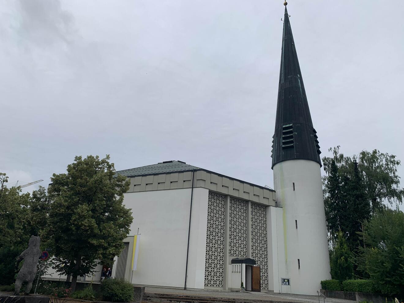 Die Kirche St. Ulrich in Neuburg an der Donau wurde vor 60 Jahren eingeweiht. (Fotos: Viktoria Zäch/pba)