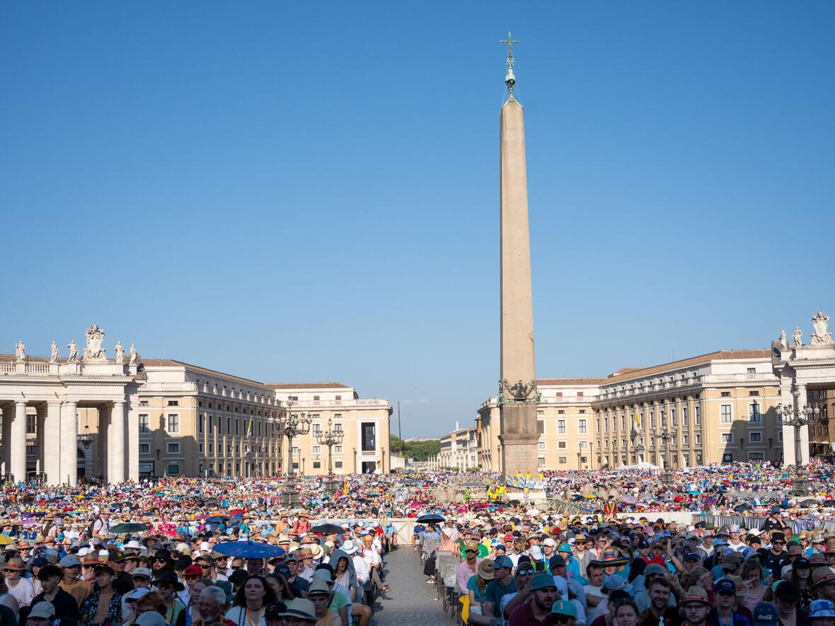 Bei der Generalaudienz nahmen zehntausende Ministrantinnen und Ministranten aus über zwanzig Nationen teil.