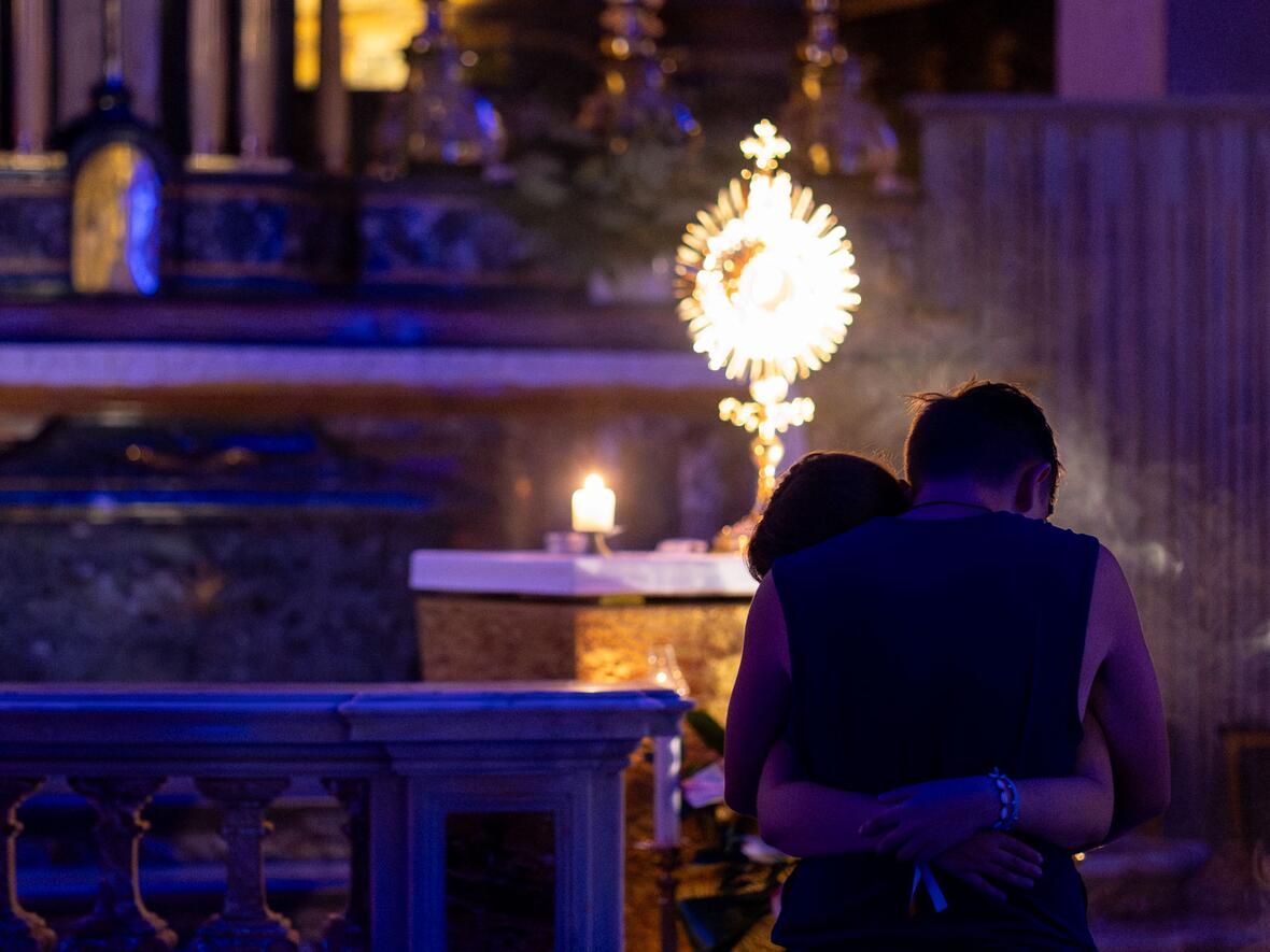 "Mit dir": Ministranten-Gebetsabend in Rom (Fotos: Julian Schmidt / pba)