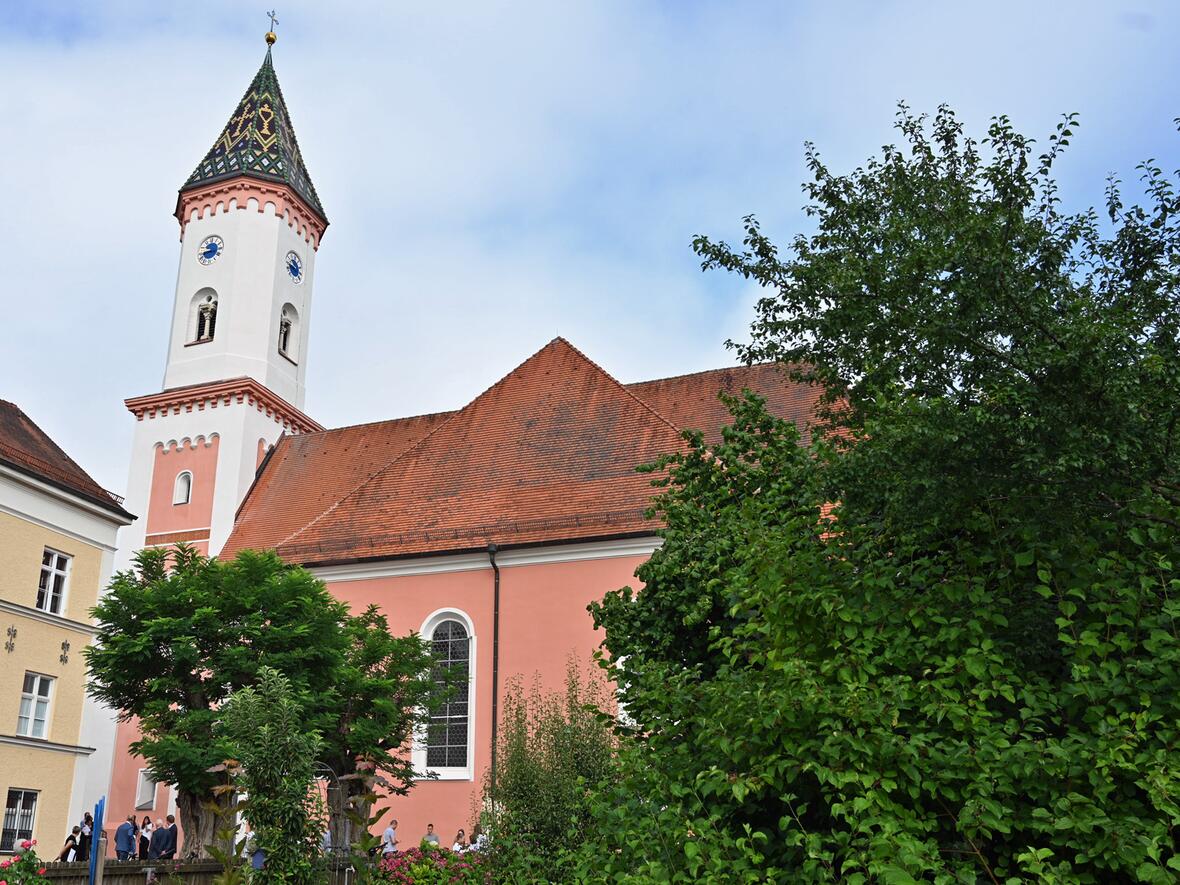 Auch von außen wurde die Kirche saniert.