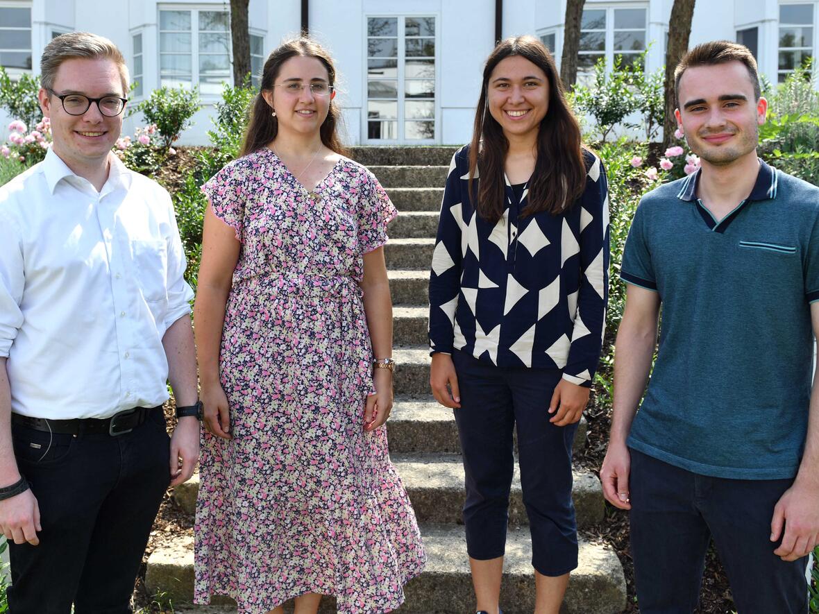 Die Pastoralassistentinnen Christine Moderegger und Katharina Ditsch sowie die Pastoralassistenten Philipp Fröhling und Gabriel Lienhart starten in die Berufseinführung.