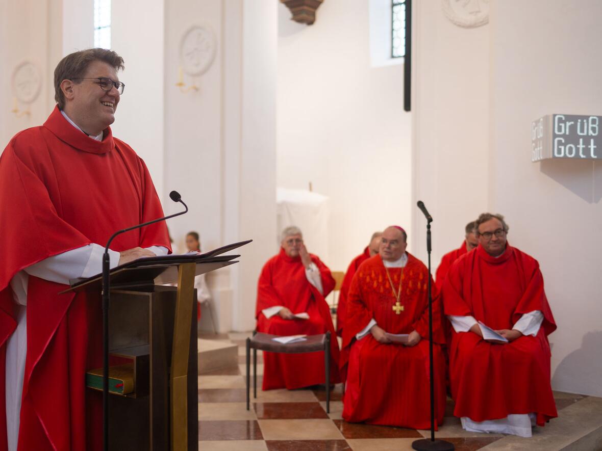 Stadtpfarrer P. Steffen Brühl SAC (l.) freute sich über die gelungene Sanierung.