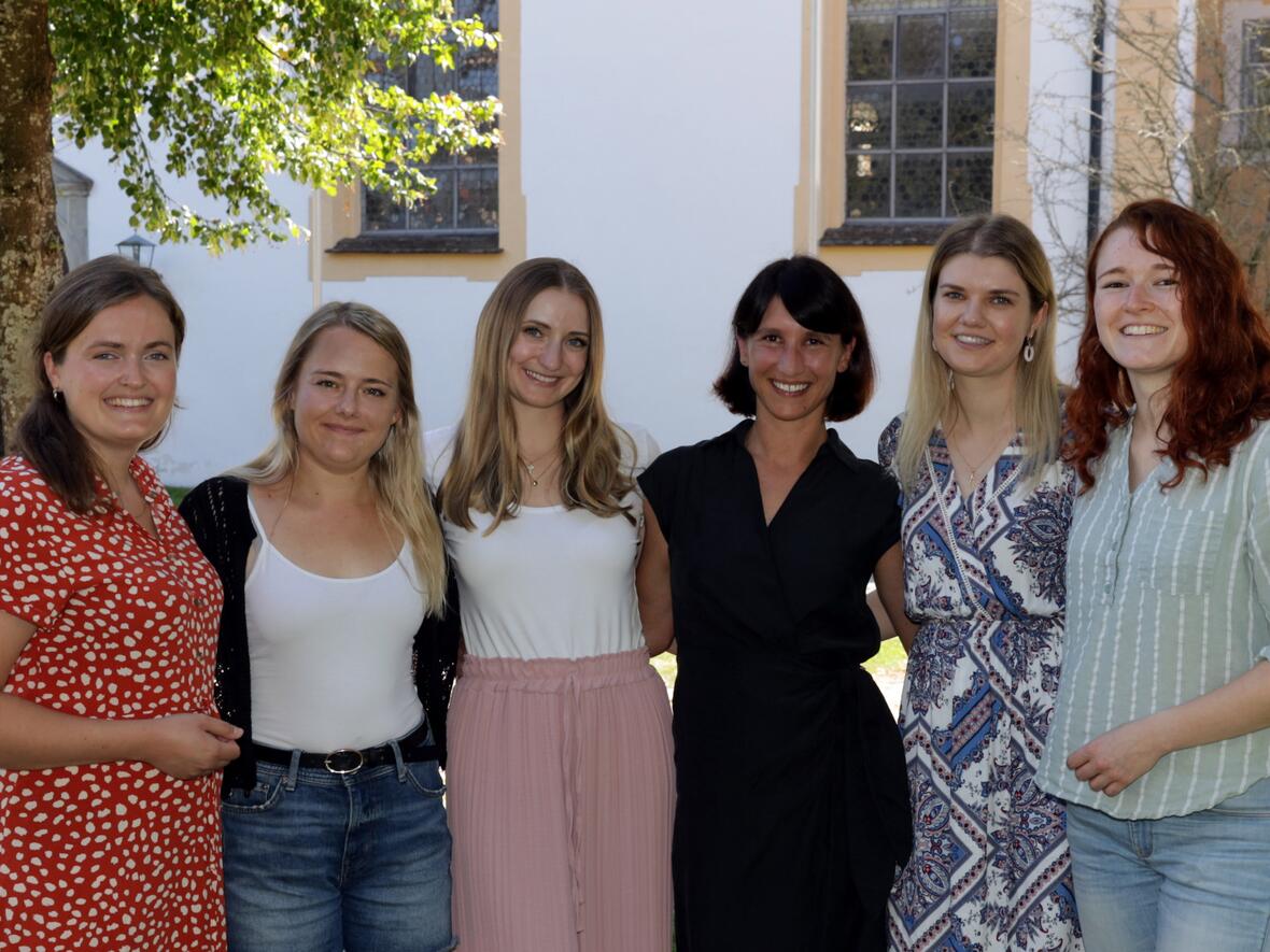 Sechs neue Mitarbeiterinnen wird Bischof Bertram bei einer Aussendungsfeier für den pastoralen Dienst beauftragen. (Fotos: Annette Zoepf / pba)