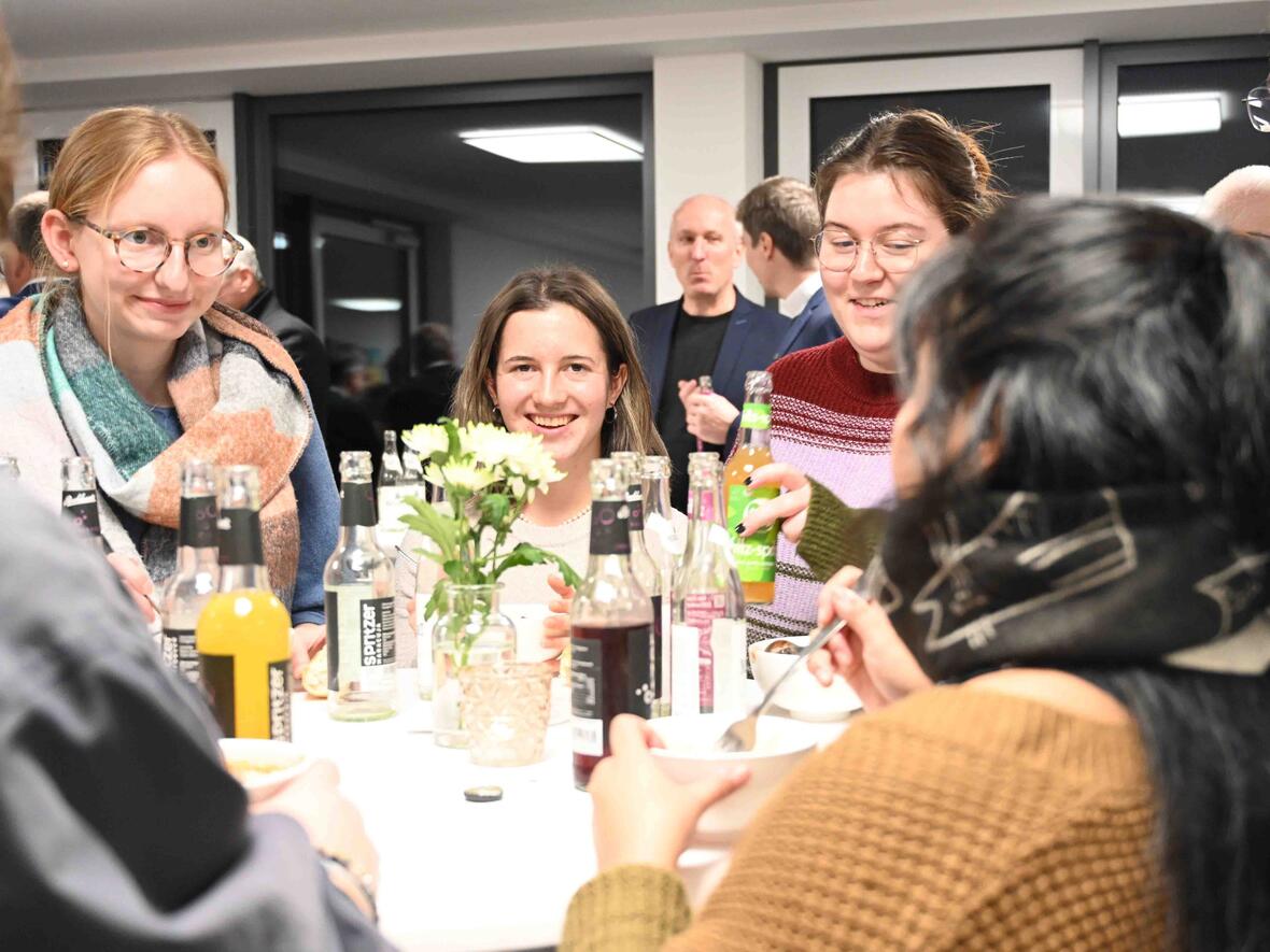 78 Studierende sind im Oktober ín das neue Studierendenwohnheim im Campus-Gelände gezogen. Als Bauherrin zeichnet die Diözese Augsburg verantwortlich. (Fotos: Maria Rösch / pba)