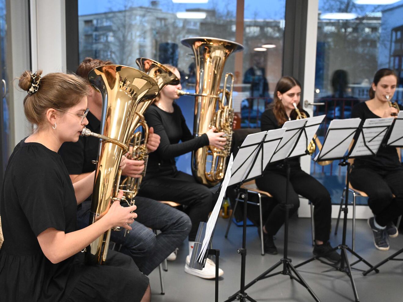 Die Blaskapelle der Katholischen Hochschulgemeinde begleitete den Festakt musikalisch. 