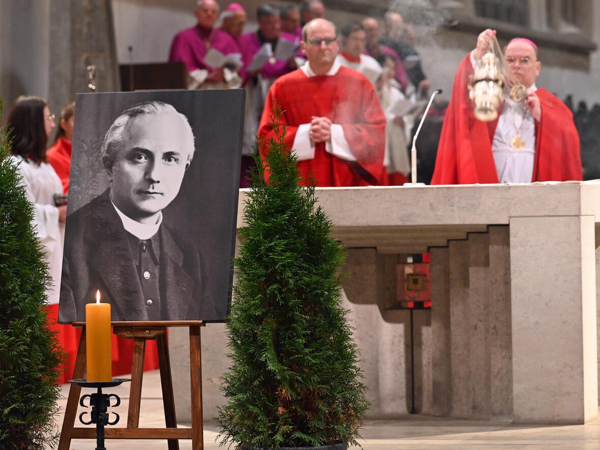 Dank für die Seligsprechung von Max Josef Metzger am 2. Adventssonntag im Augsburger Dom. (Fotos: Leander Stork / pba) 