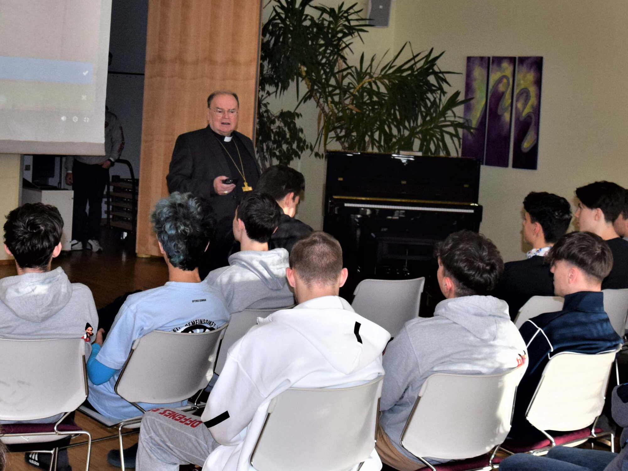 Bischof Besuch Offenes Seminar 2 (Foto Verspohl-Nitsche) 4-3