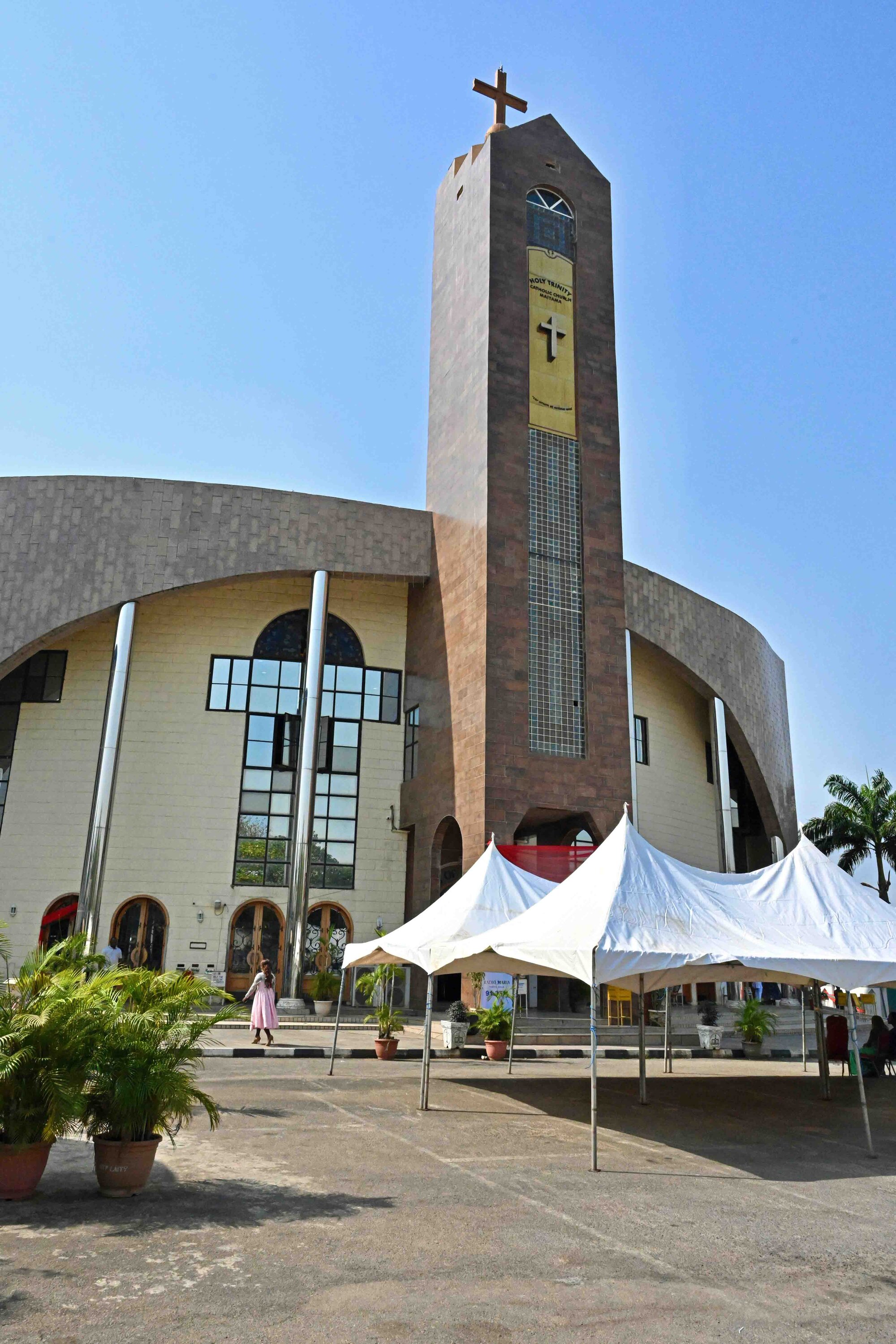 Gedenkgottesdienst_In der Kirche der Holy Trinity Parish in Abuja waren bei einer Massenpanik Ende 2024 zehn Menschen gestorben (Foto Ulrich Bobinger pba) 2