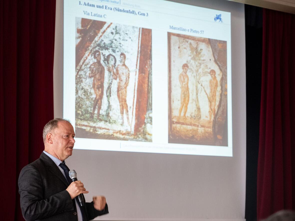 Der Archäologe Dr. Norbert Zimmermann sprach in seinem Vortrag über die Bildersprache der frühchristlichen Katakomben Roms.