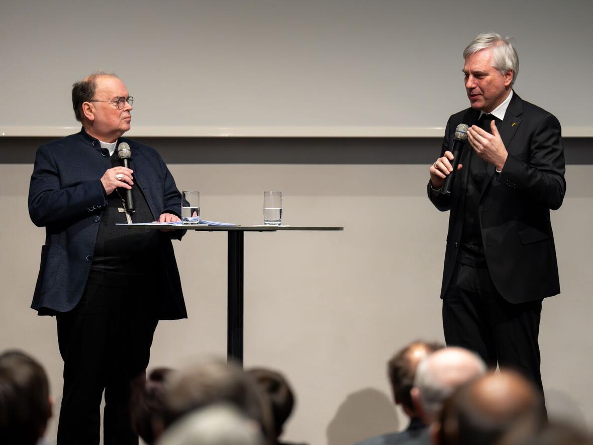 Bischof Bertram und Weihbischof Matthäus Karrer sprachen über die Herausforderungen des Ehrenamts in der Kirche.