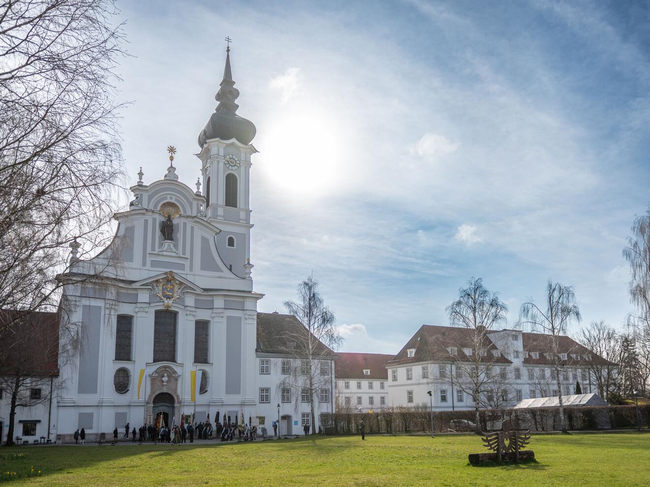 Das Dießener Marienmünster entstand in seiner heutigen Form im 18. Jahrhundert.