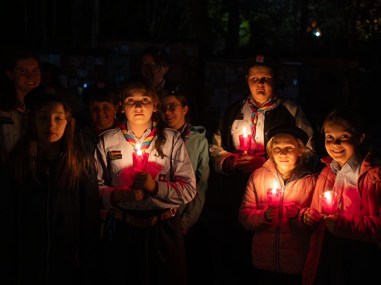 Auch junge Gesichter waren bei dem stimmungsvollen Eröffnungsgottesdienst dabei.