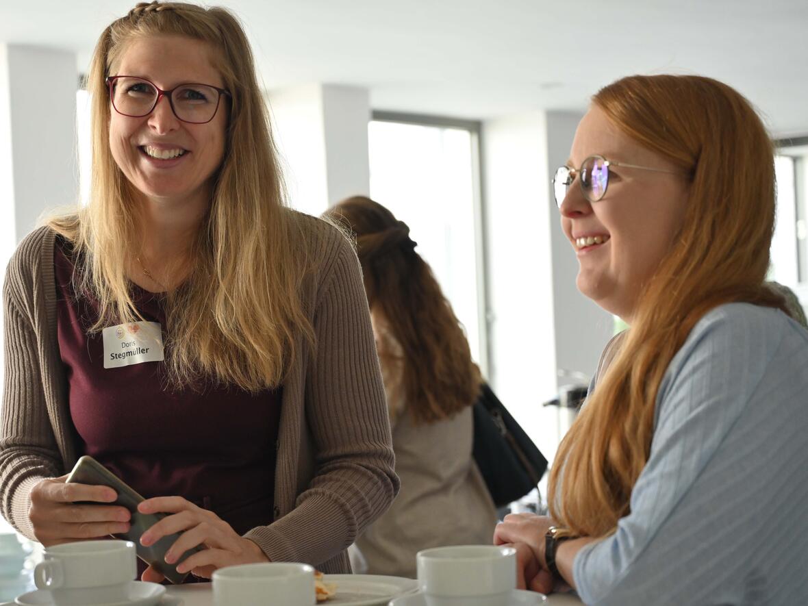 Immer wieder gab es auch Möglichkeiten zum Austausch mit Engagierten aus anderen Pfarreien. (Foto: Maria Rösch / pba)