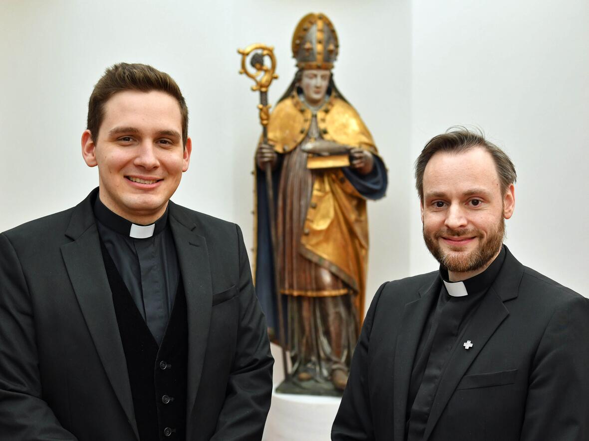 Die zwei Kandidaten für die Priesterweihe (von links): Diakon Josef Wagner und Diakon Peter Schneider (Fotos: Nicolas Schnall / pba)