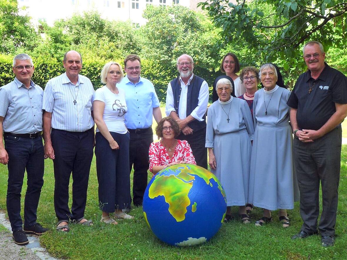 Beim Besuch der Missionarinnen und Missionare stand neben dem Festgottesdienst am Ulrichstag auch der Austausch mit den Mitarbeiterinnen und Mitarbeitern der Abteilung Weltkirche auf dem Programm. (Foto: Abteilung Weltkirche)